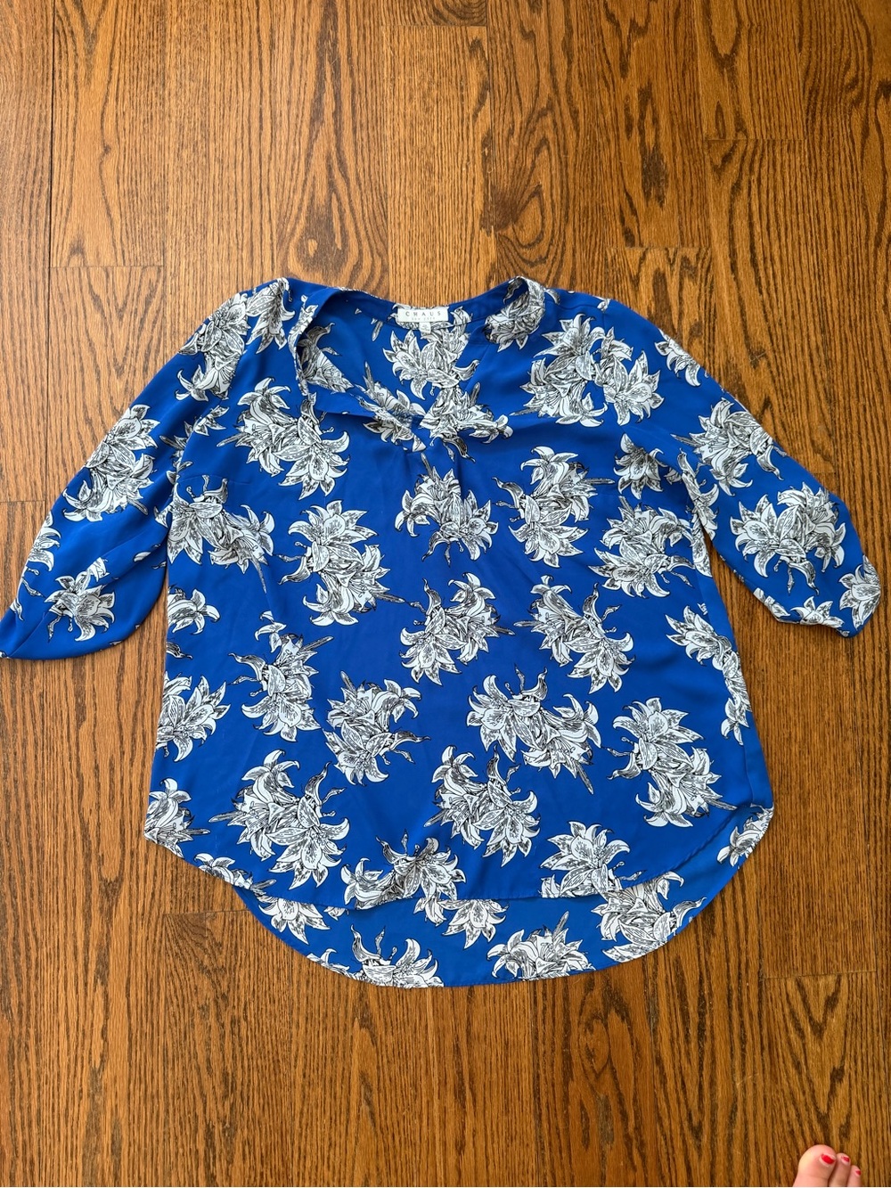 Chaus Royal Blue Floral V-Neck Blouse
